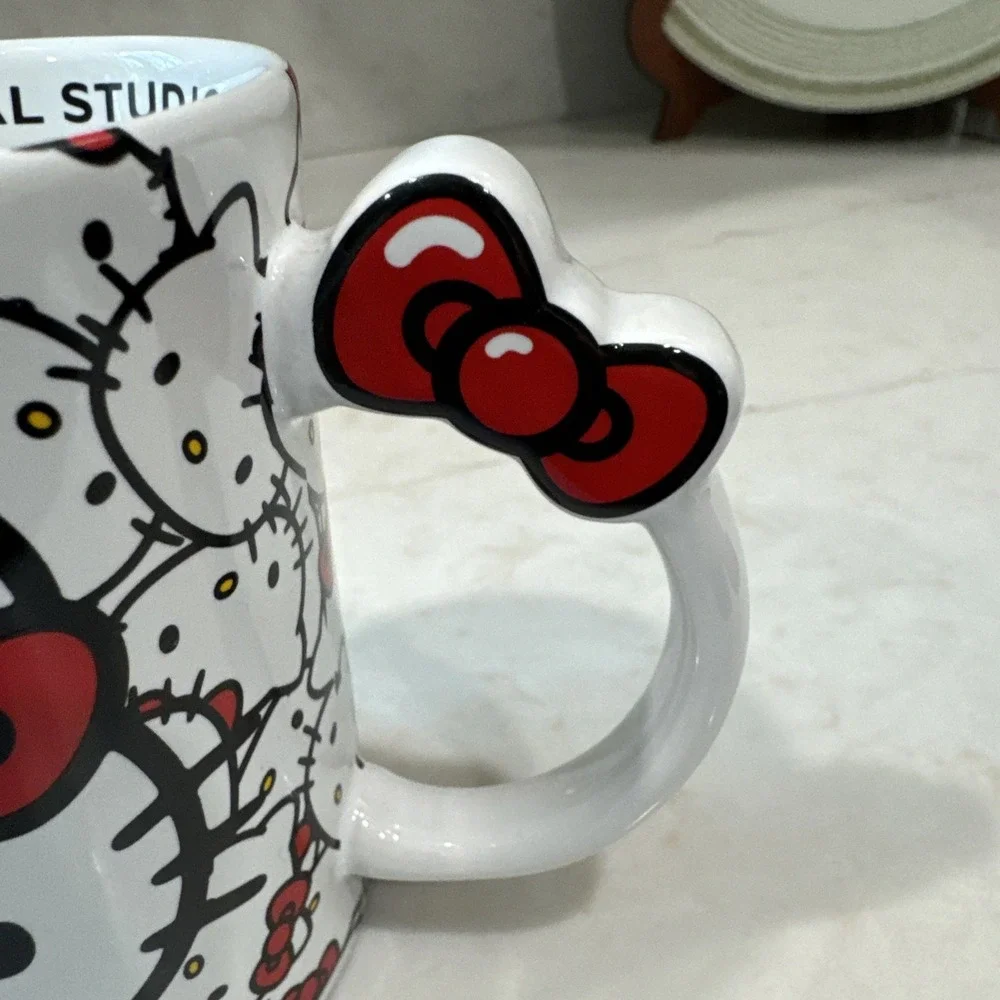 Hello Kitty Universal Studios Sanrio Ceramic Coffee Cup Tea Mug Cup With Bow NEW